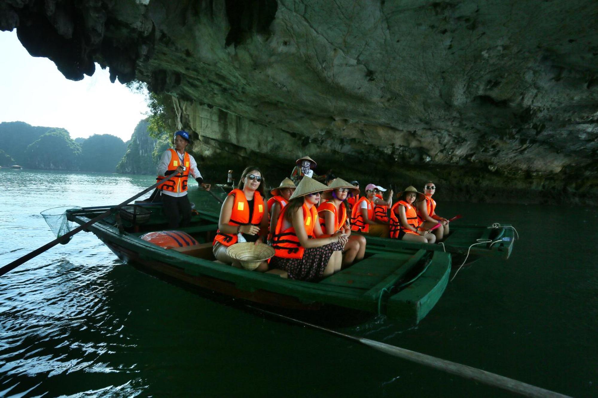 Garden Bay Classic Cruise Ha Long Dış mekan fotoğraf