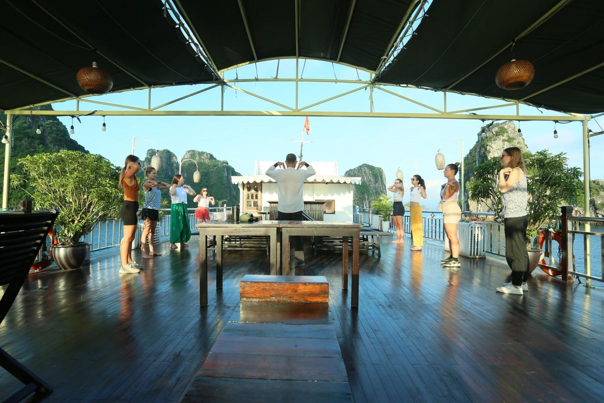 Garden Bay Classic Cruise Ha Long Dış mekan fotoğraf