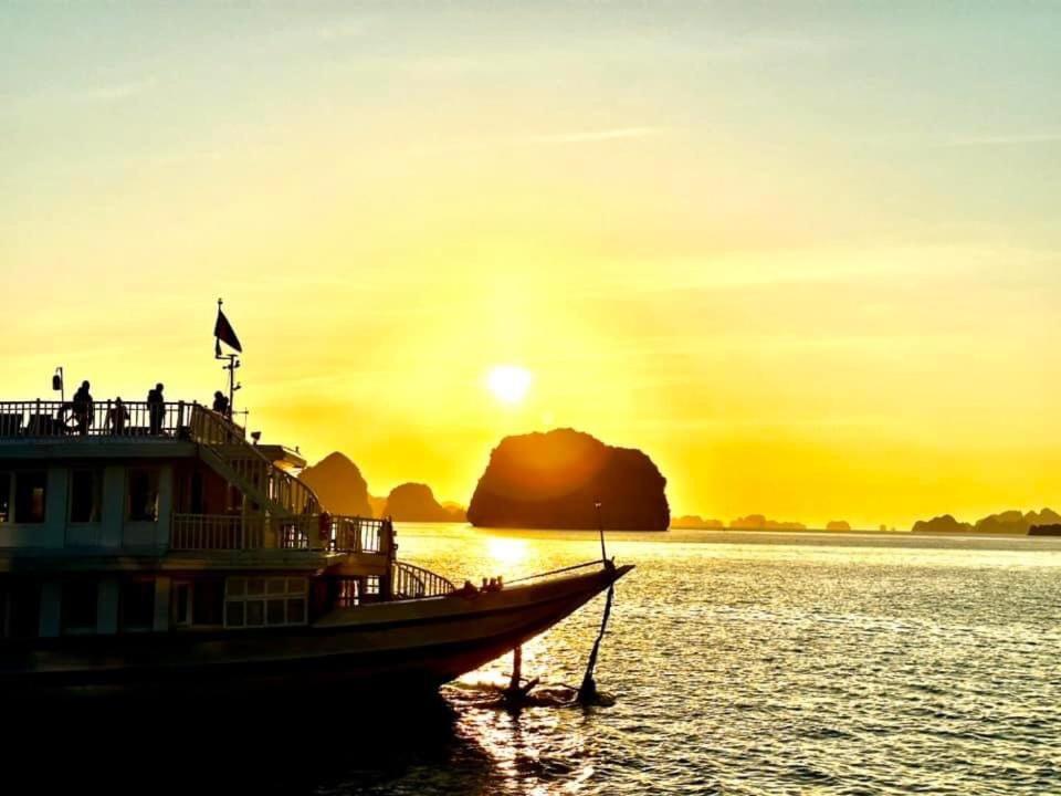 Garden Bay Classic Cruise Ha Long Dış mekan fotoğraf