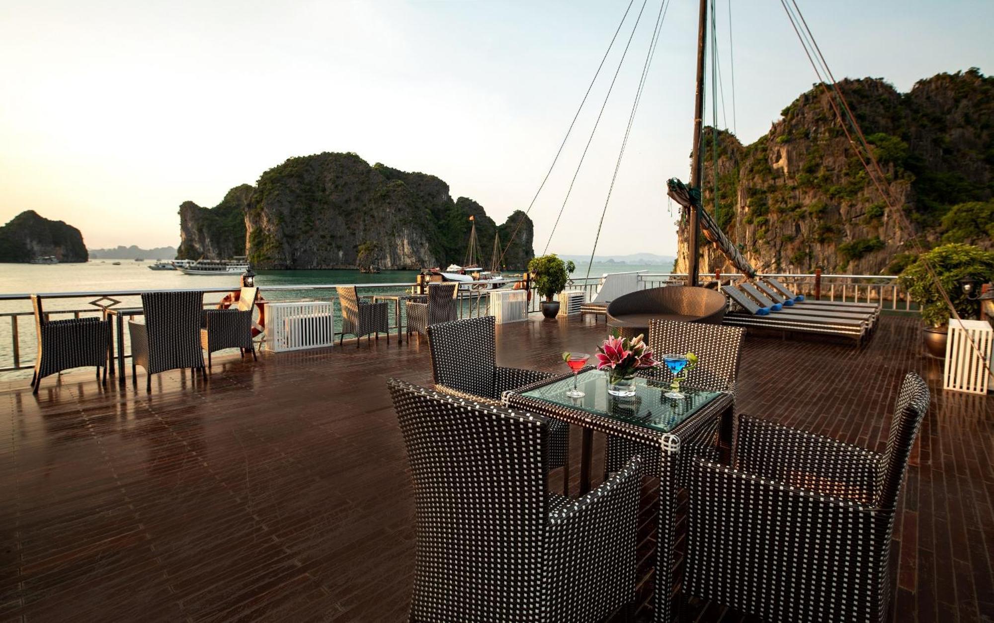 Garden Bay Classic Cruise Ha Long Dış mekan fotoğraf