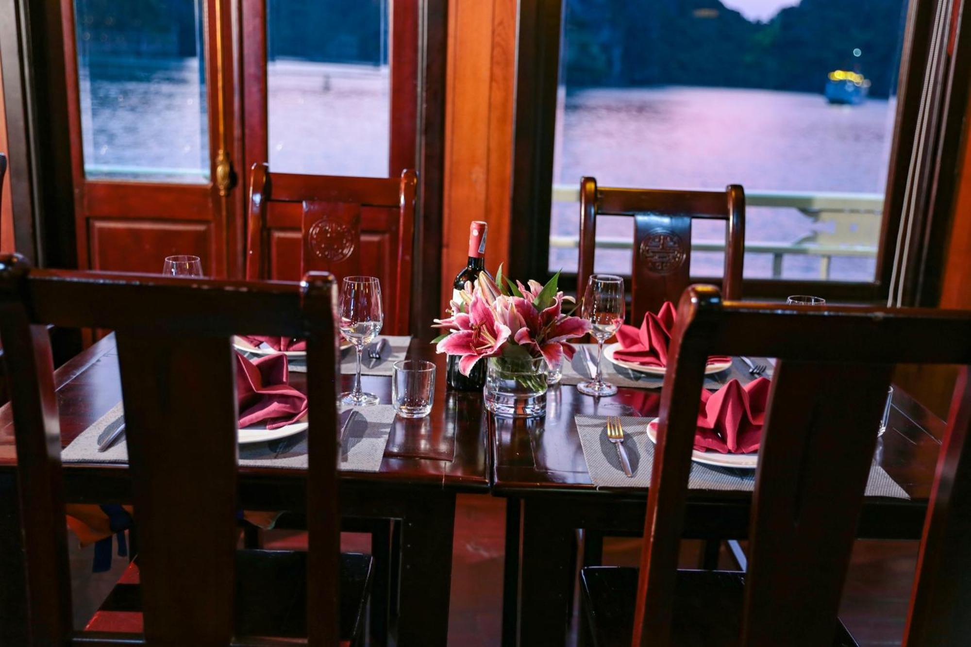 Garden Bay Classic Cruise Ha Long Dış mekan fotoğraf